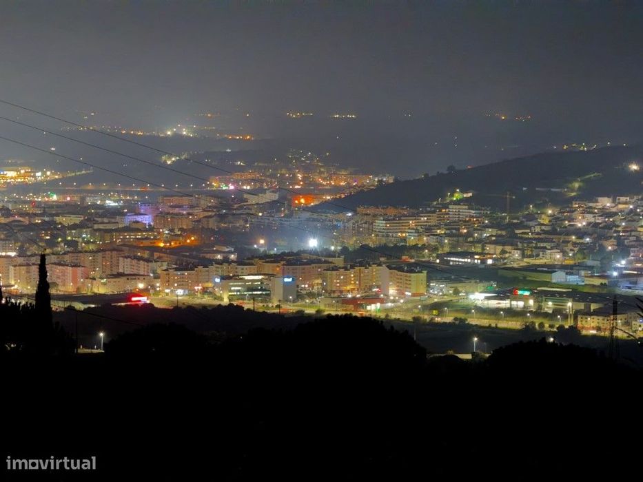 Terreno urbano com a melhor vista sobre a cidade de Torres Vedras