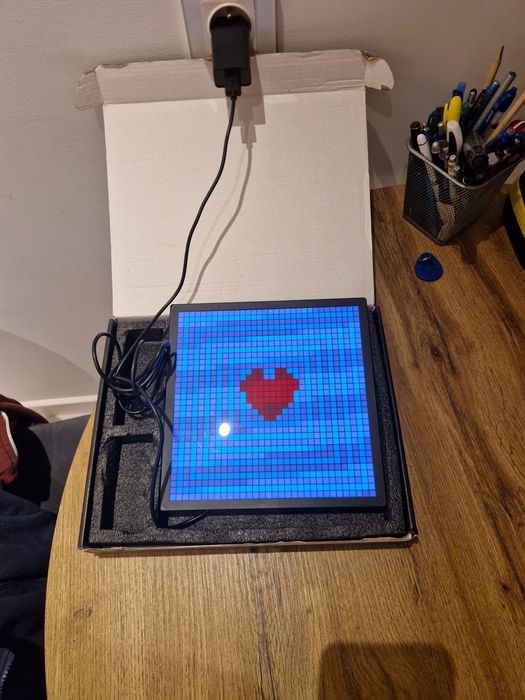 Pixeli display wyświetlacz programowany aplikacją