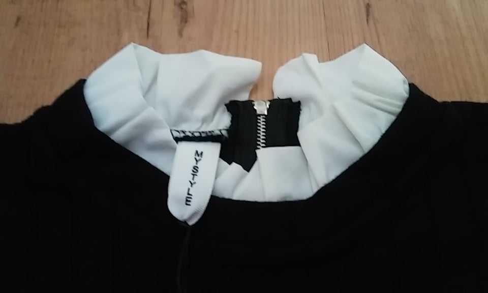 Camisola preta com blusa incorporada - Tamanho Único