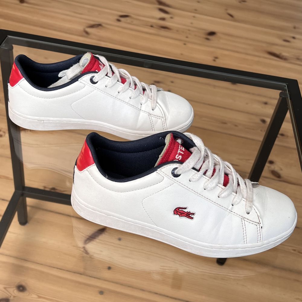 Sneakersy LACOSTE Carnaby Evo białe efektowne r. 35 uk 2,5