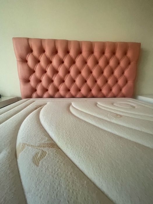 Cama solteiro em pele