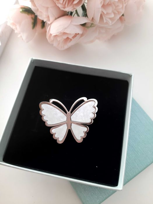 Broszka MOTYL czarna lub biała 4,5 cm STAL