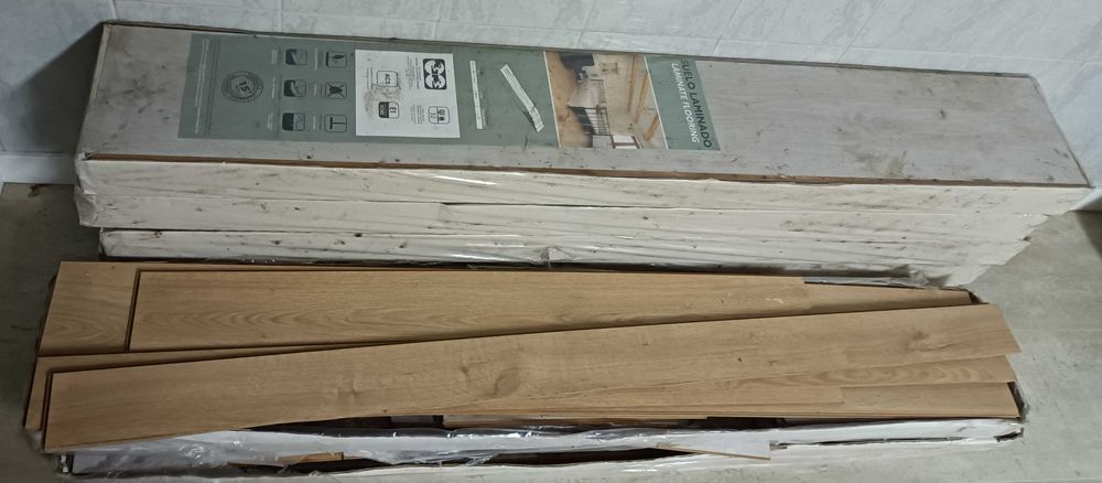 Placas de Pavimento flutuante laminado branco - 18 m2