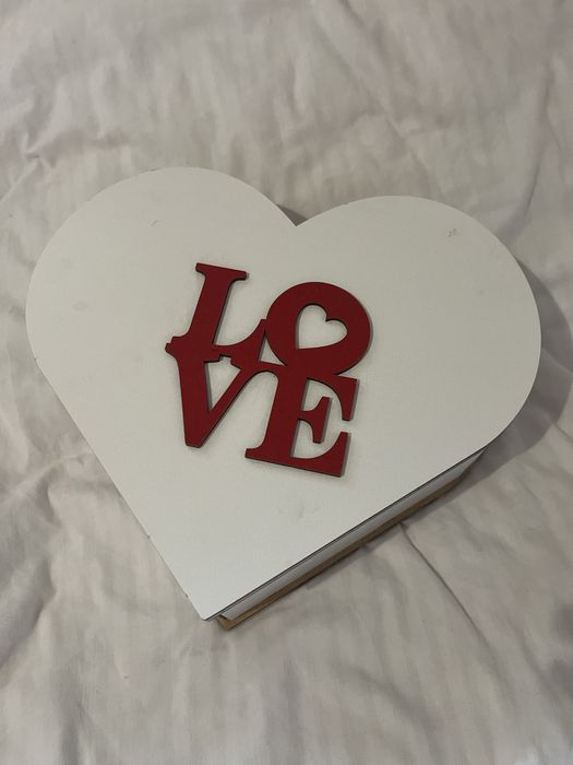 Подарункові коробки