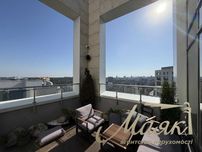 Продаж пентхауса, 195 м² з дизайнерським ремонтом, ЖК Park Avenue VIP
