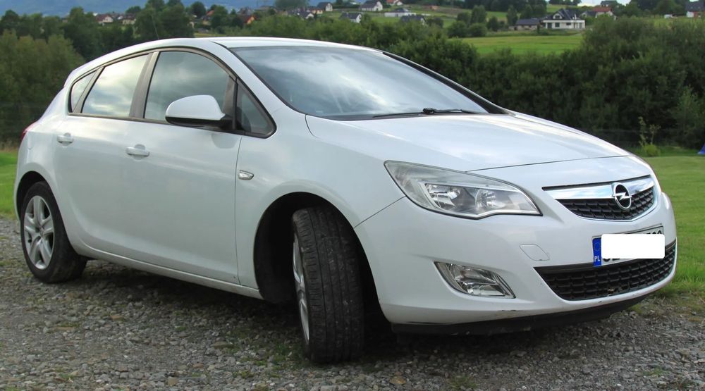 Opel Astra 1,7 CDI   opony zimowe+letnie
