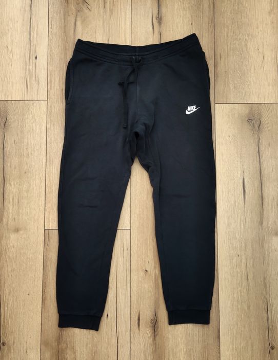 Nike męskie czarne spodnie dresowe sportowe w rozmiarze M