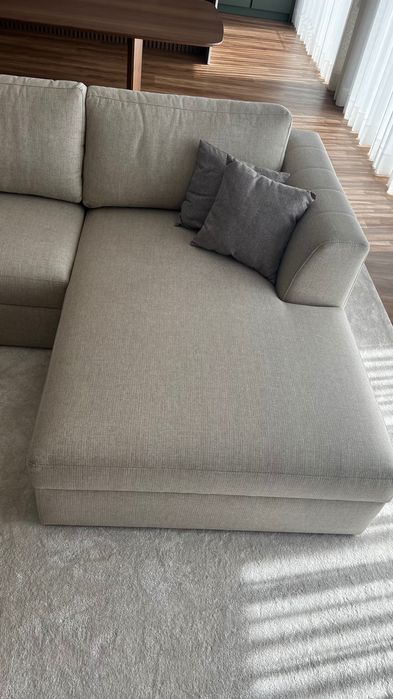 Sofá com chaise long