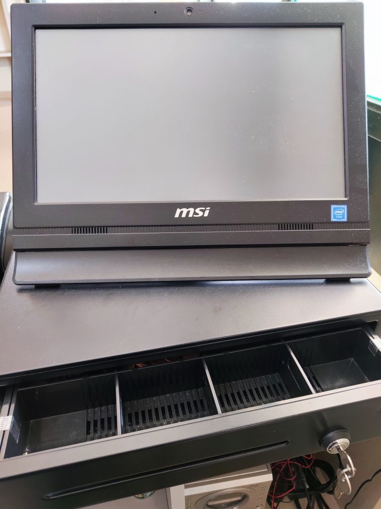 POS All-In-One MSI 15.6" Touch PRO – Preto
