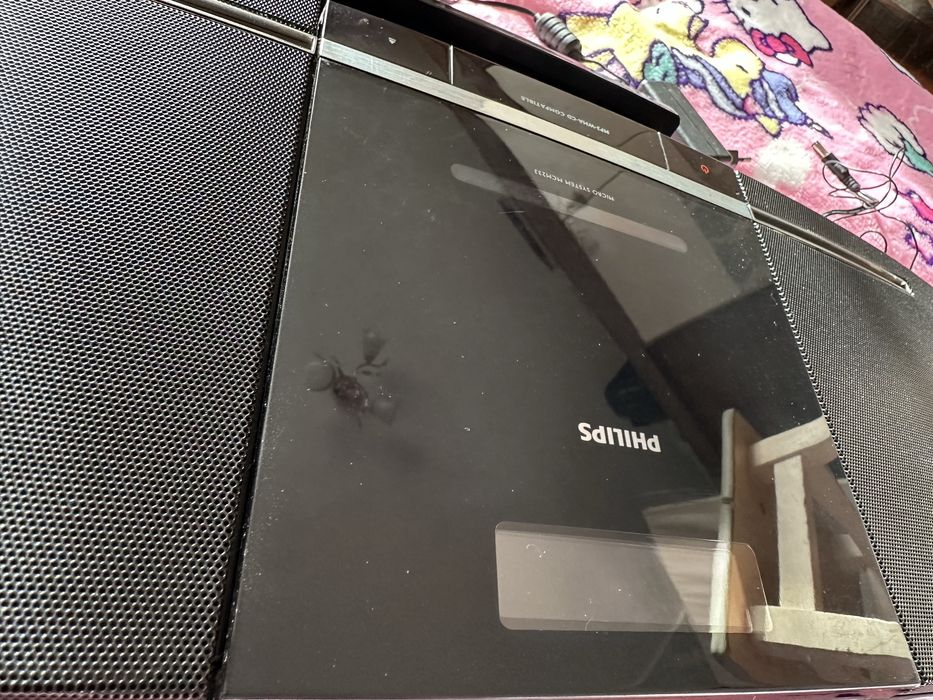 Музыкальный центр Philips MCM233/12 — состояние 9/10, полный комплект