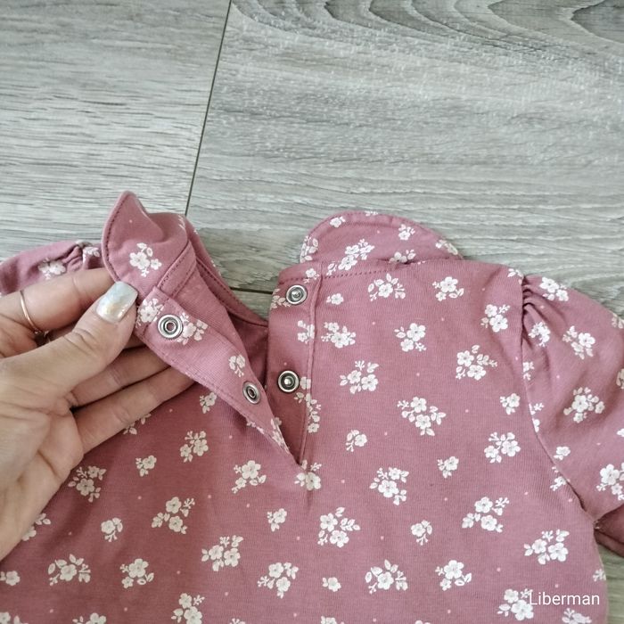 Bluzeczka niemowlęca dla dziewczynki w kwiaty