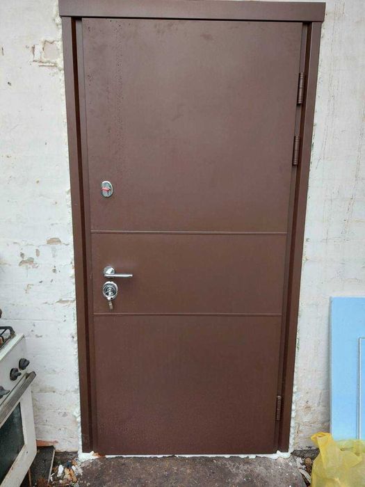 Вхідні двері  • "Булат" / "Міністерство дверей"