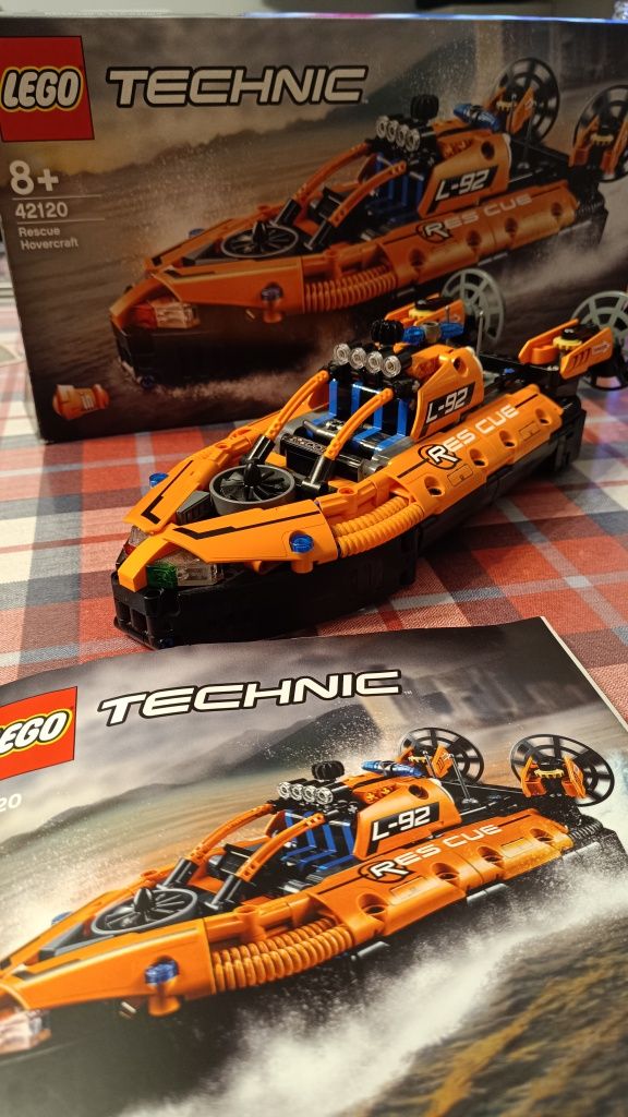 LEGO Technic 42120 rescue hovercraft