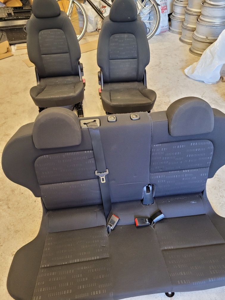 Fotele Colt z30 wnętrze mitsubishi Colt 3D