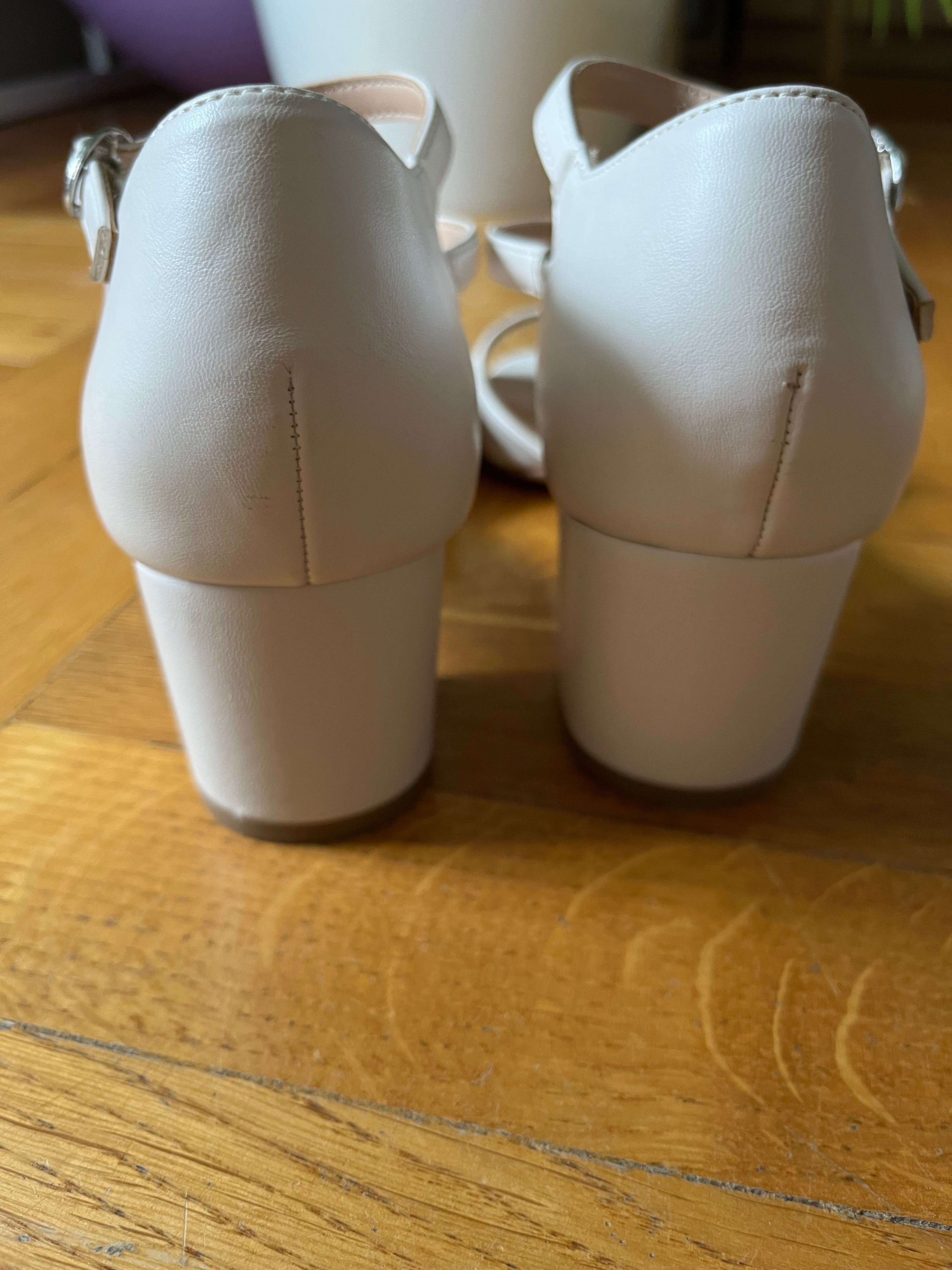 Buty ślubne r. 38