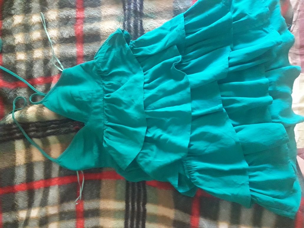 Продам фирменное яркое платье сарафан H&M AMN divided