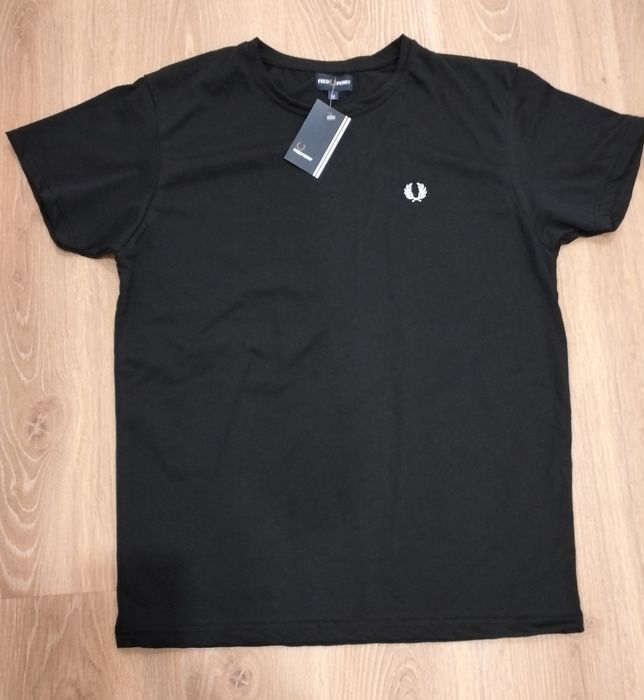 T-shirts novas várias marcas