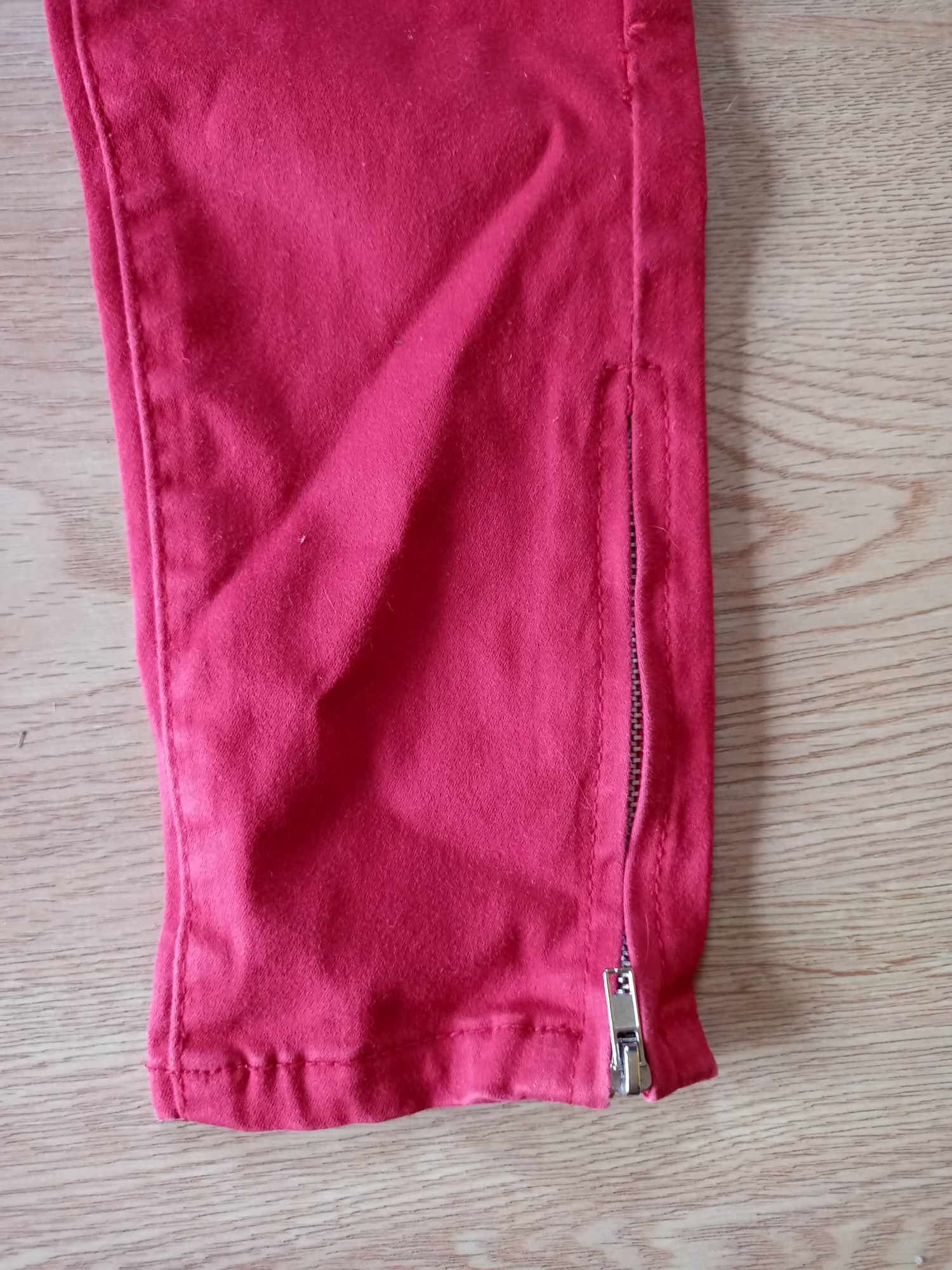 Czerwone spodnie. Rozmiar S