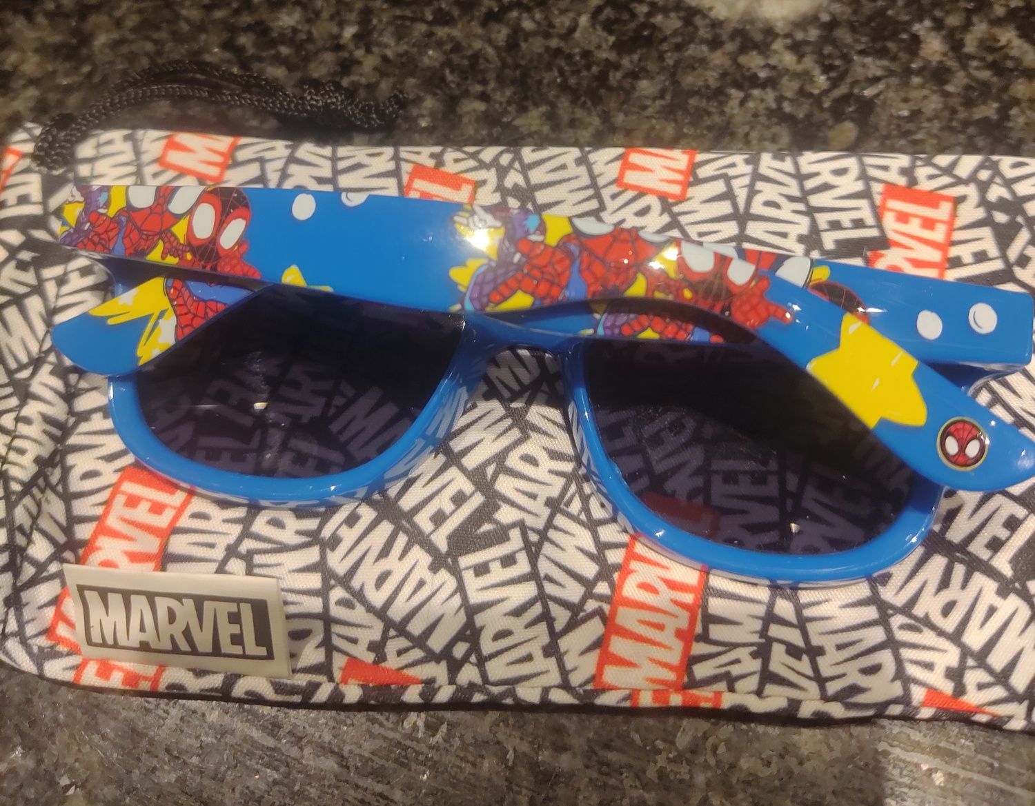 Óculos de sol criança Spiderman Marvel + bolsa