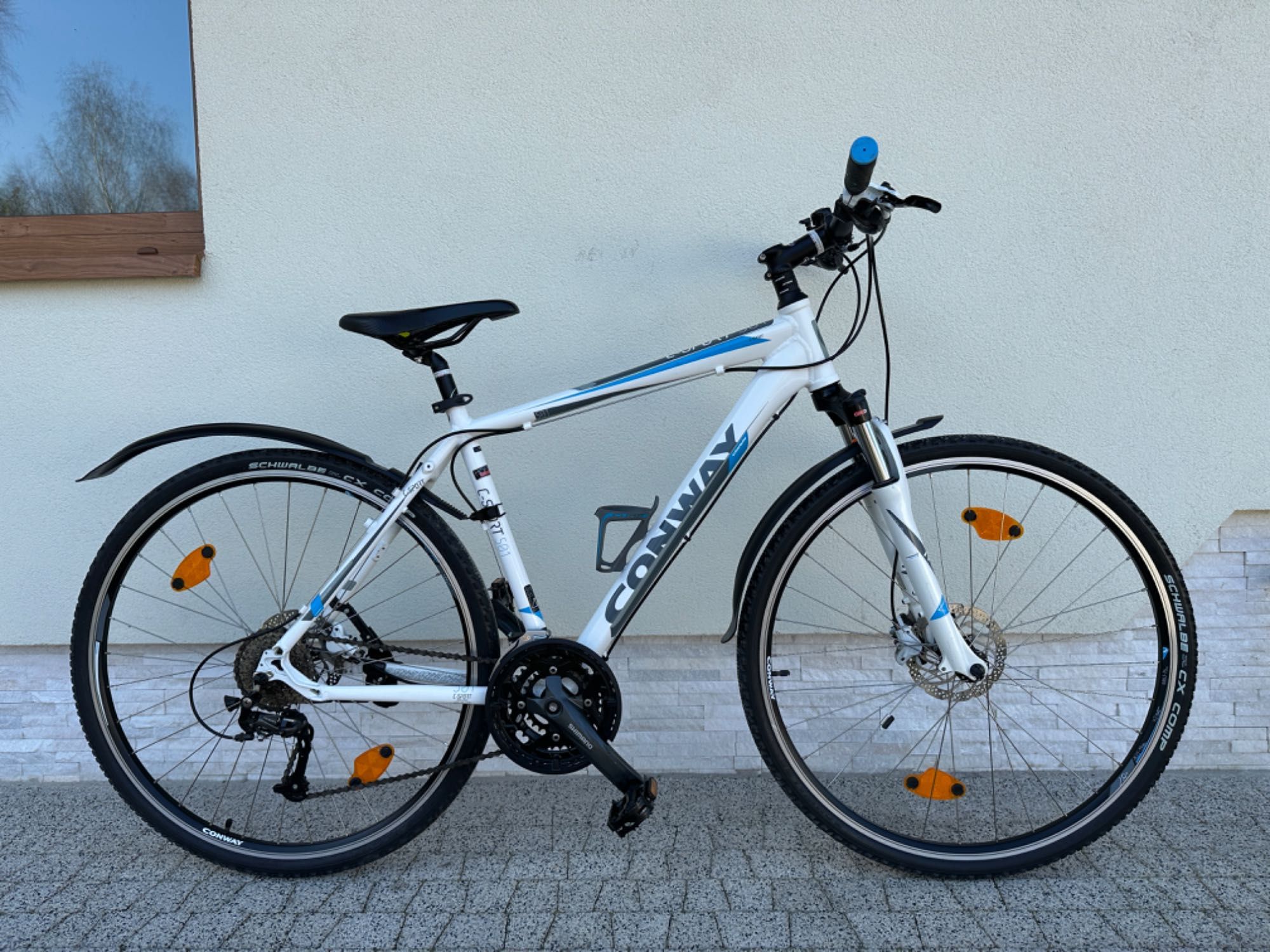 Rower CONWAY - crossowy, koła 28, alu, ham hydrauliczne tarczowe, amor