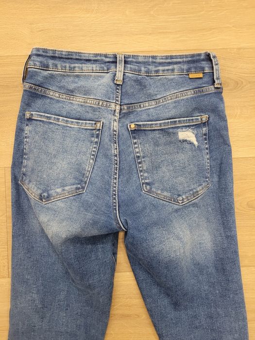 Jeansy damskie z hm, true to you, skinny, z poszarpanymi nogawkami