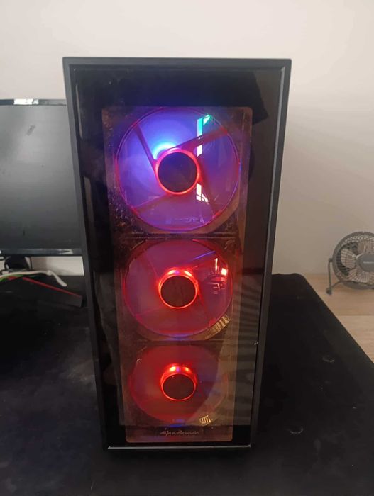 Komputer do gier RX6600XT RGB z monitorem!