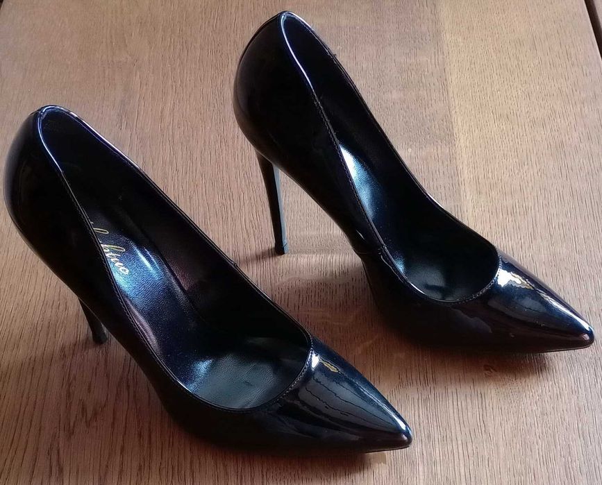 Sapatos altos Setilletos pretos 12cm (tamanho 40) novos nunca usados