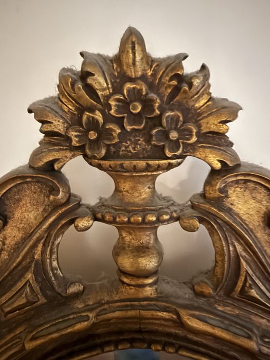 Espelho oval antigo em talha dourada 99 x 36 cm Areeiro Lisboa