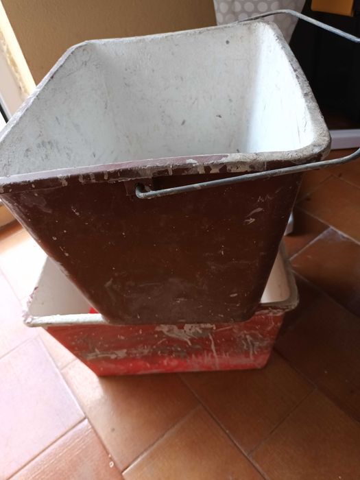 Paint Buckets.64298091850114120