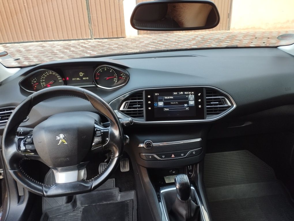 Пежо 308 2014 р 1.6d