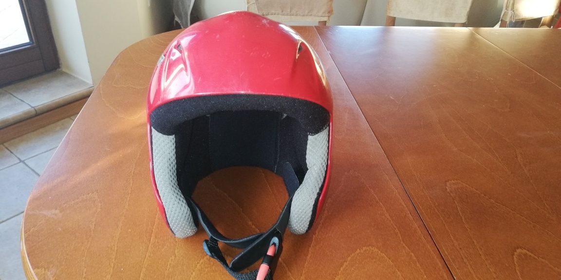 Piękny czerwony kask na rolki, narty snowboard xs 52/53 firmy Scott