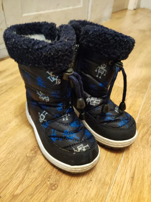 Buty zimowe śniegowce r.25.