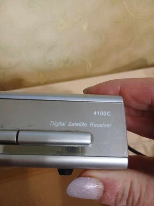 Тюнер ТВ.Цифровий HD приймач супутникового тв.