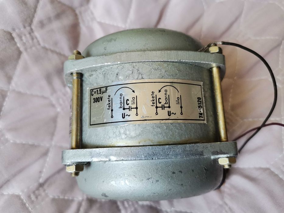 Silnik elektryczny marki "Iwi" motor 6W - "stara" produkcja