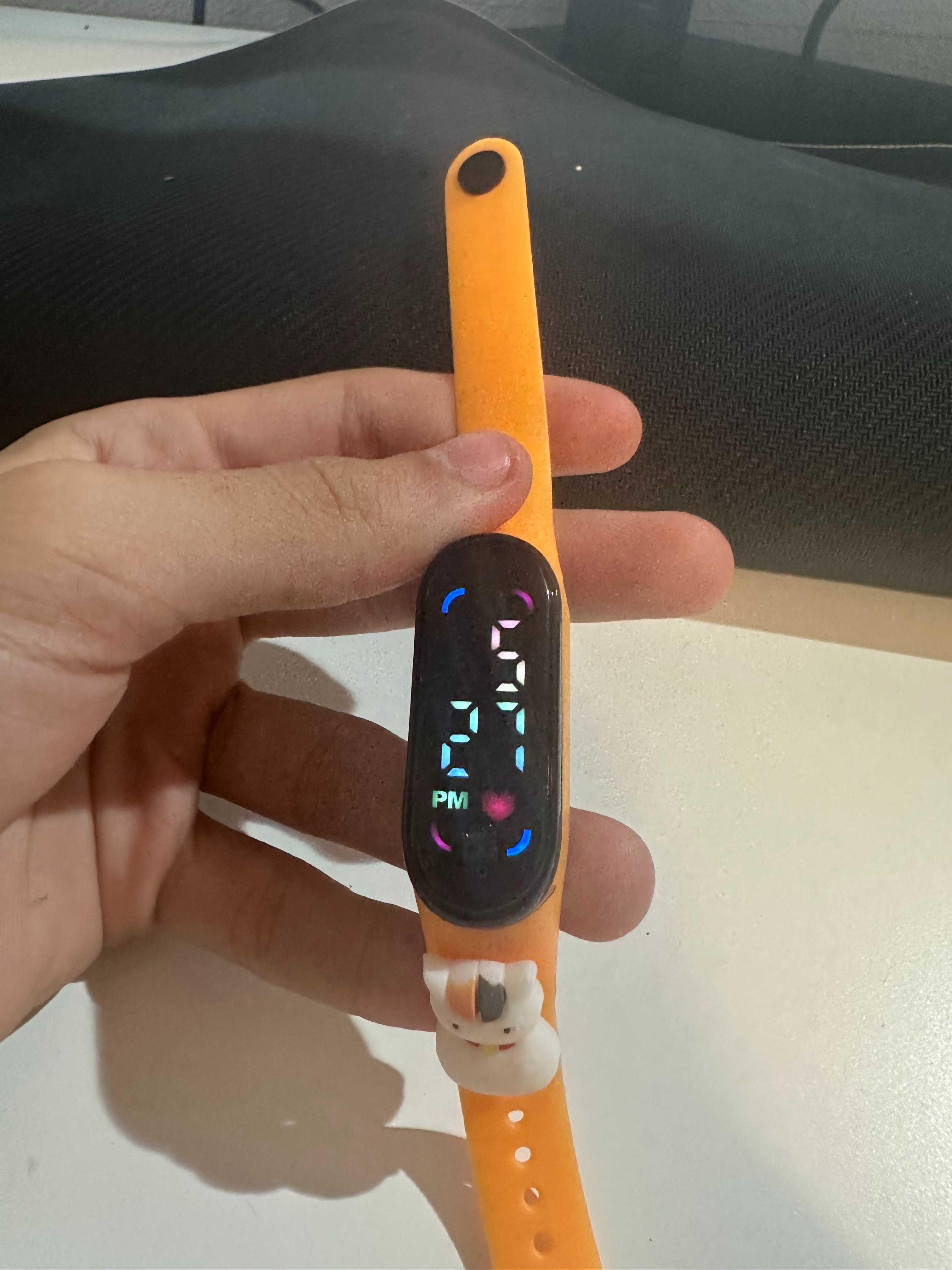 Relógio digital do gatinho  – só 10€!