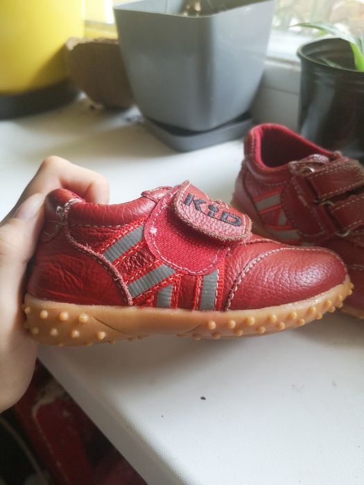 Детские кожаные кросовки 20 размер