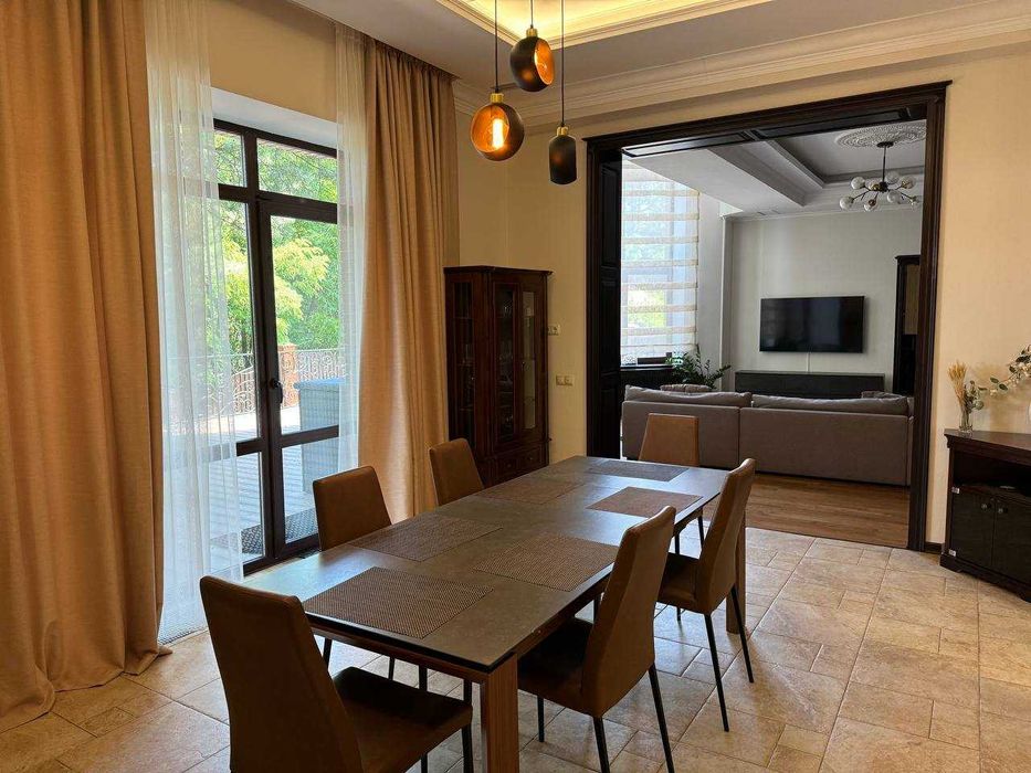 Особняк в элитном п,Лесники с потрясающим участком!Инвертор,генератор!