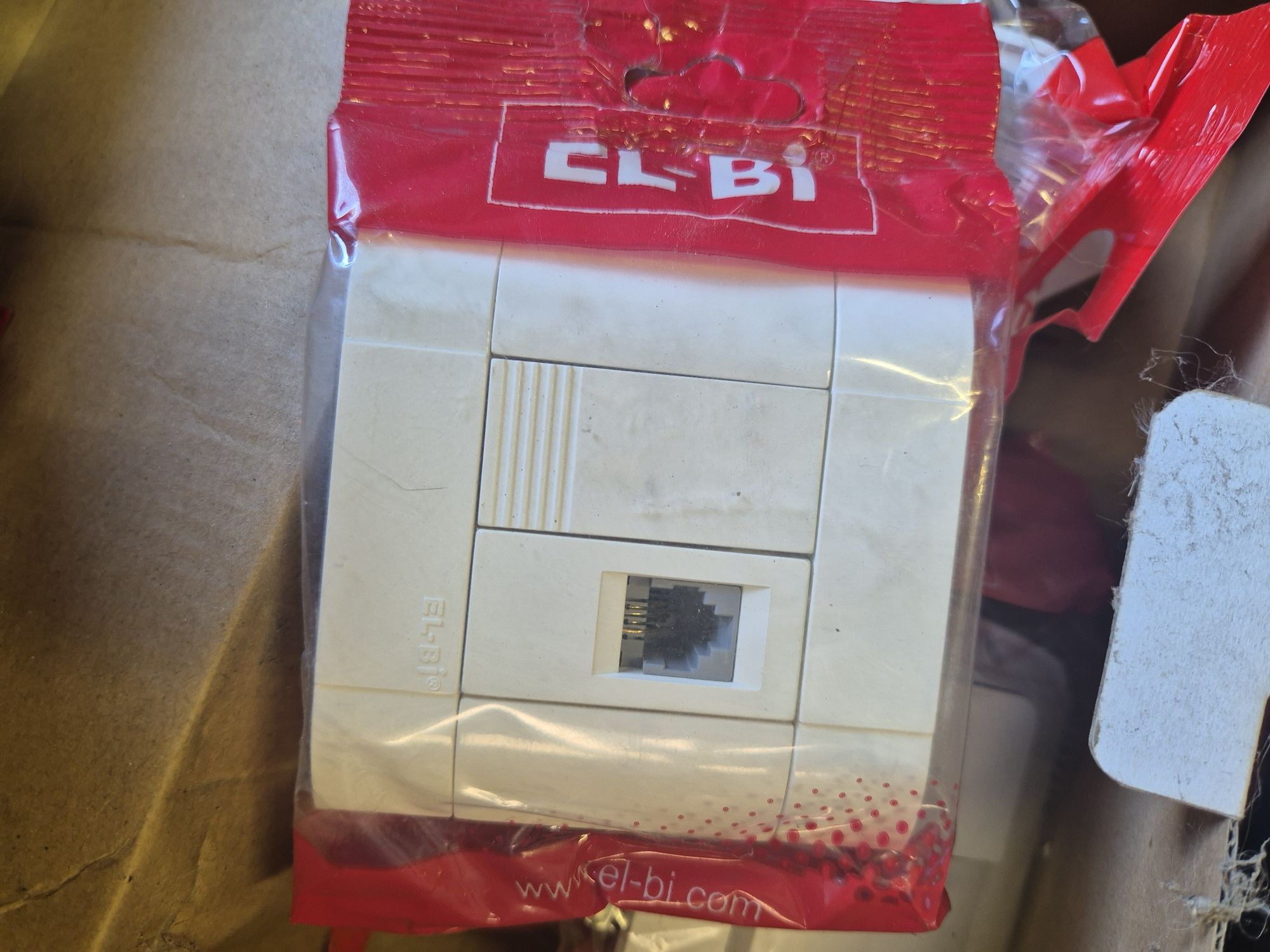 Вимикачі EL-Bi, вимикач накладний, внутрішній.