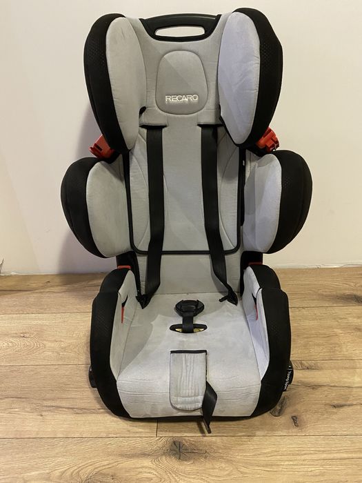 Fotelik samochodowy 15-36 kg