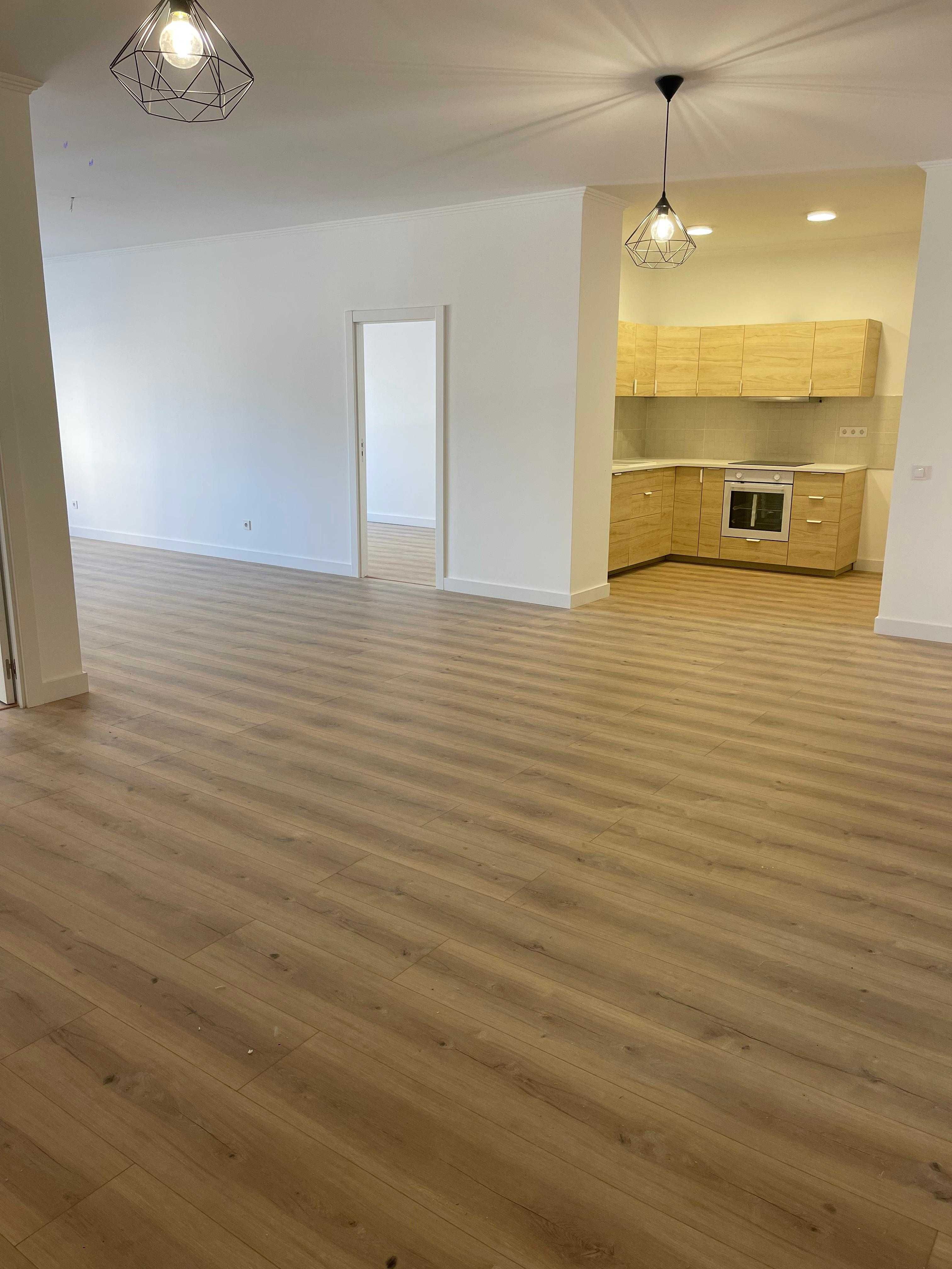 Espaço Comercial - Rio de Mouro