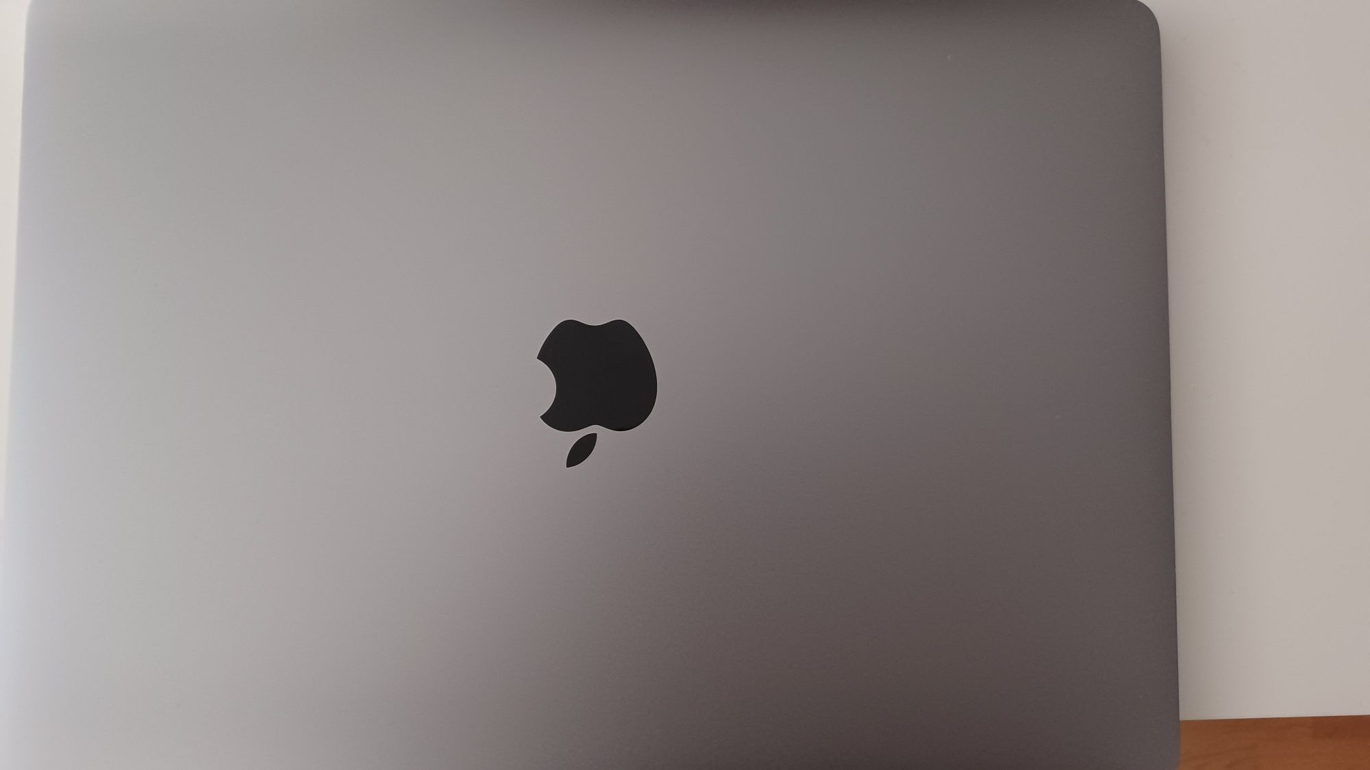 Macbook pro 2021 com touch bar l  13 inch  l  512GB  l