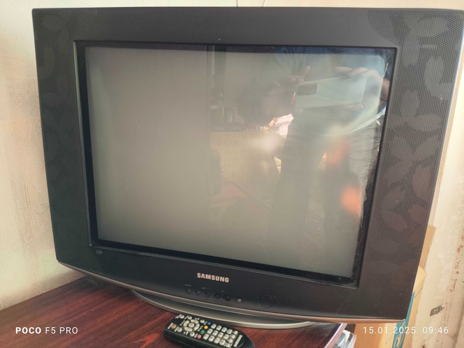 Телевизор Samsung CS21A55 1MU(21 - 55cm)  и JVC AV-1415EE(14 - 37cm)