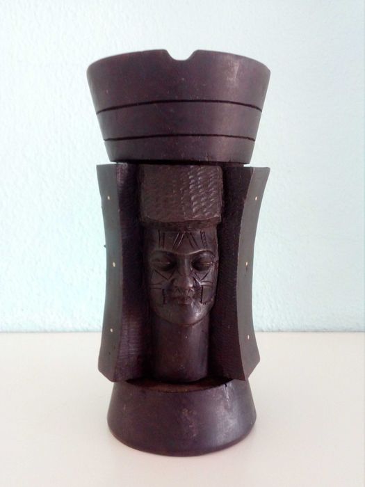 Escultura ANTIGA africana em madeira