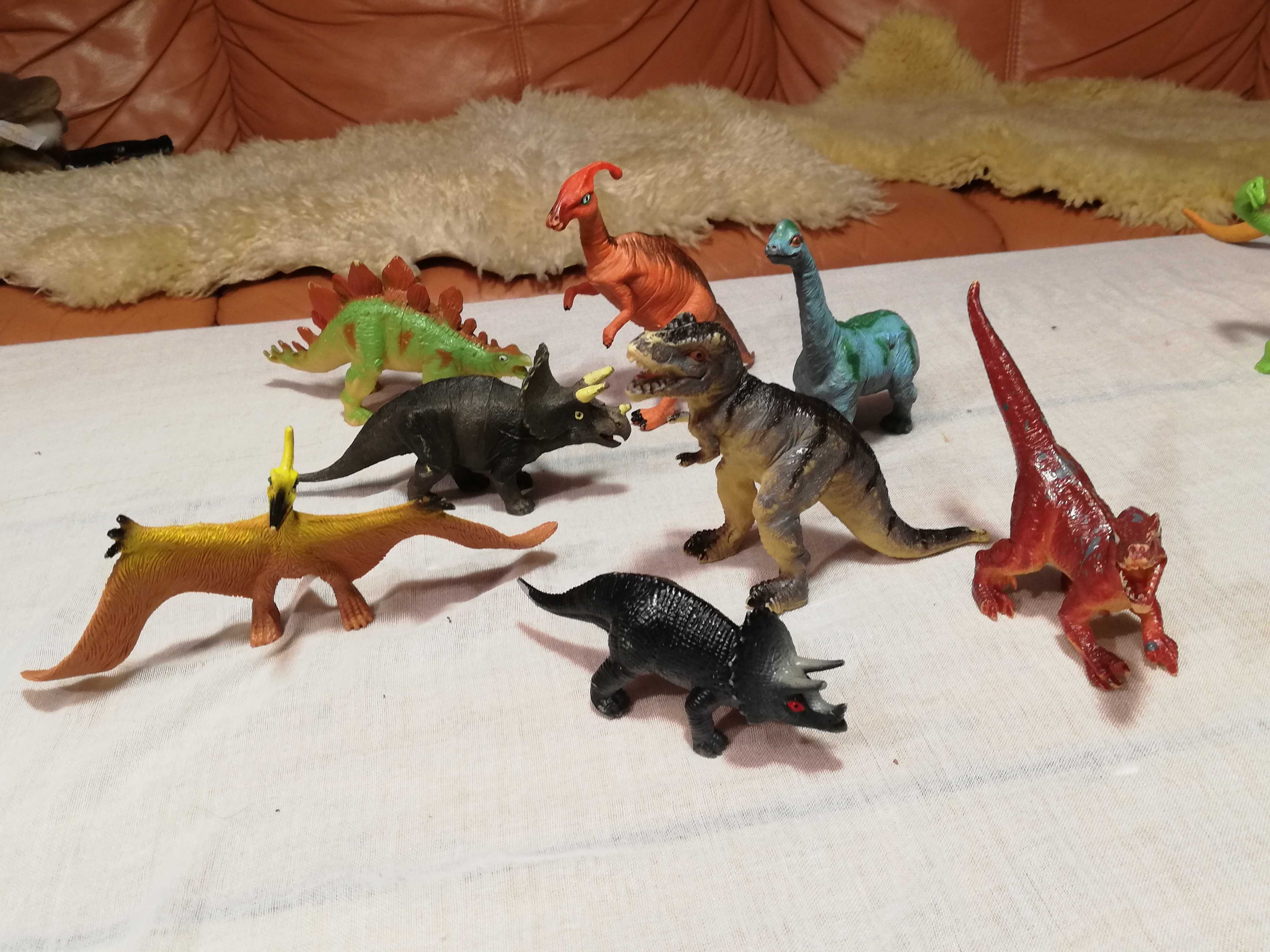 Figurki dinozaury komplet 8 szt