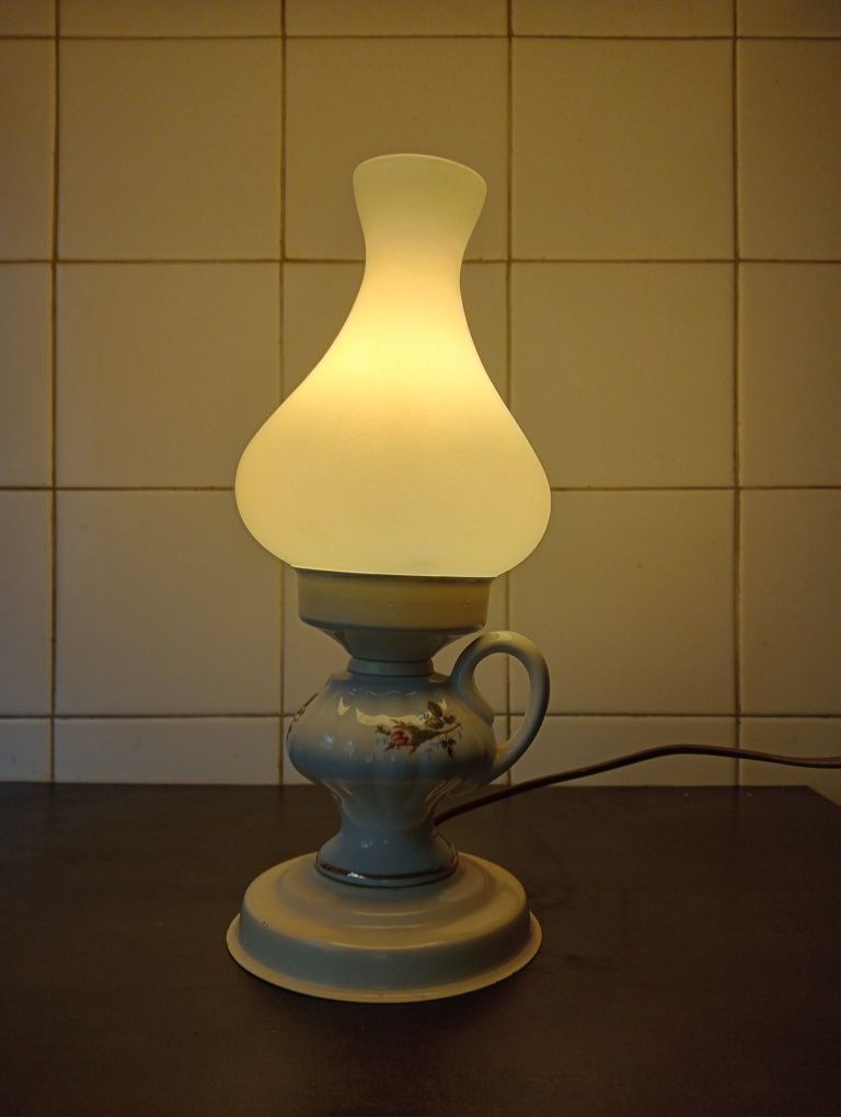 Lampka porcelanowa