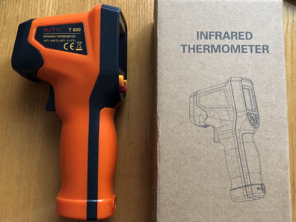 Цифровой инфракрасный термометр-50 ~ 600 °C