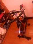 Bicicleta estática avariada - para arranjo ou sucata