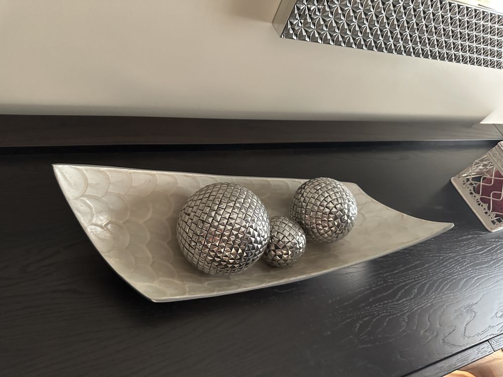 Peças metal de decoração elegantes 4 peças + 3 bolas