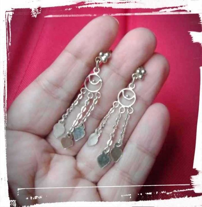 Brincos anos 80, longos, com corações, de prata contrastada