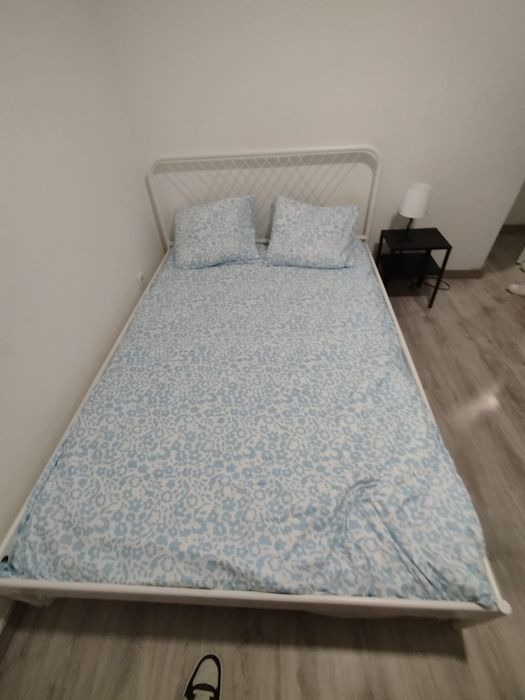 Quarto casal/solteiro para arrendamento